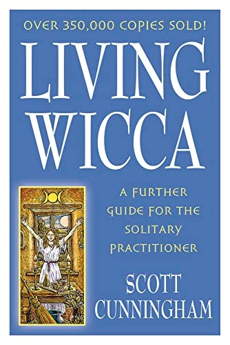 Living Wicca (Llewellyn's Practical Magick)