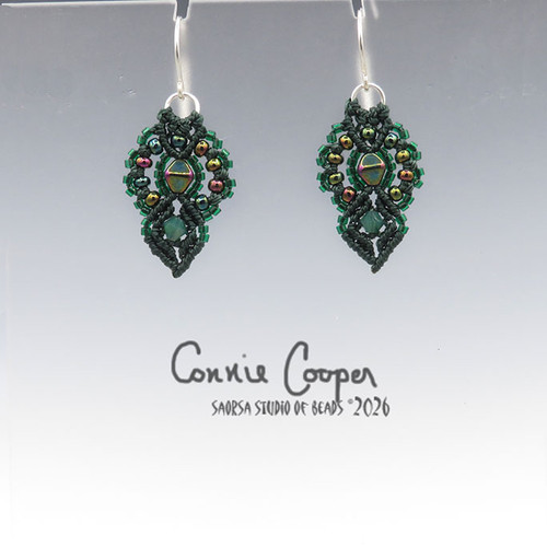 Crowns in Forest Green ME26-7725