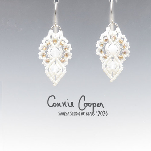 Crowns in White ME26-7731