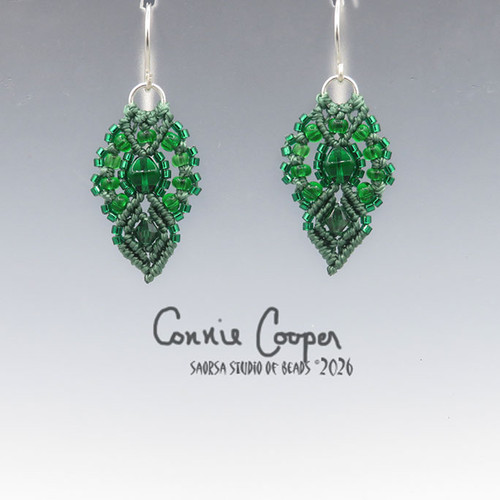 Crowns in Old Jade ME26-7732