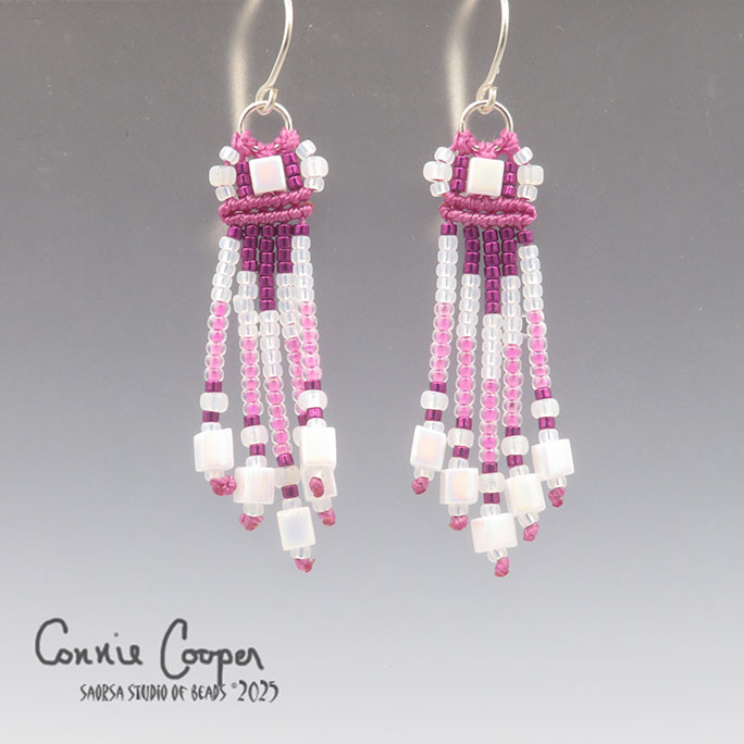 Fringie Minis in Azalea & White ME25-7521