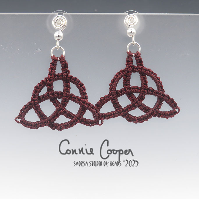 Triquetras in Black Currant ME25-7629