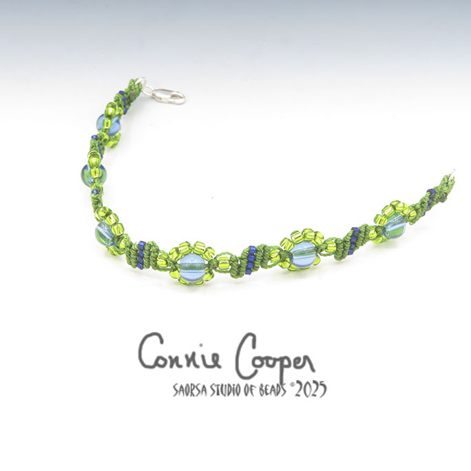 Bracelet, Daisy Chain,  6-Bead in Moss & Med Blue  MBra26-7679