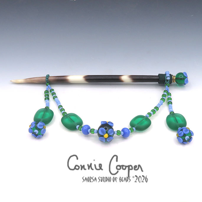 Quill, Draped, Green w/Blue Floral  HDQ26-8139