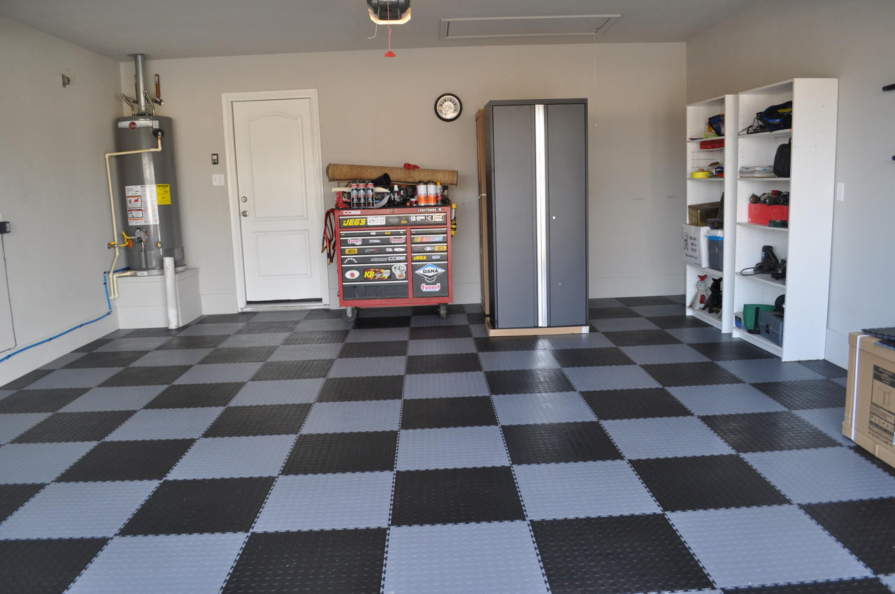 Lock Tile Coin Pattern 19-5/8