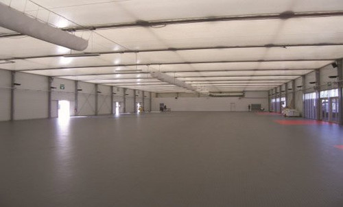 Perfeciton Floor Tile Smooth Texture used in Warehouse