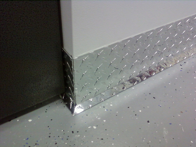 Mx Diamond Plate Aluminum Wall Base