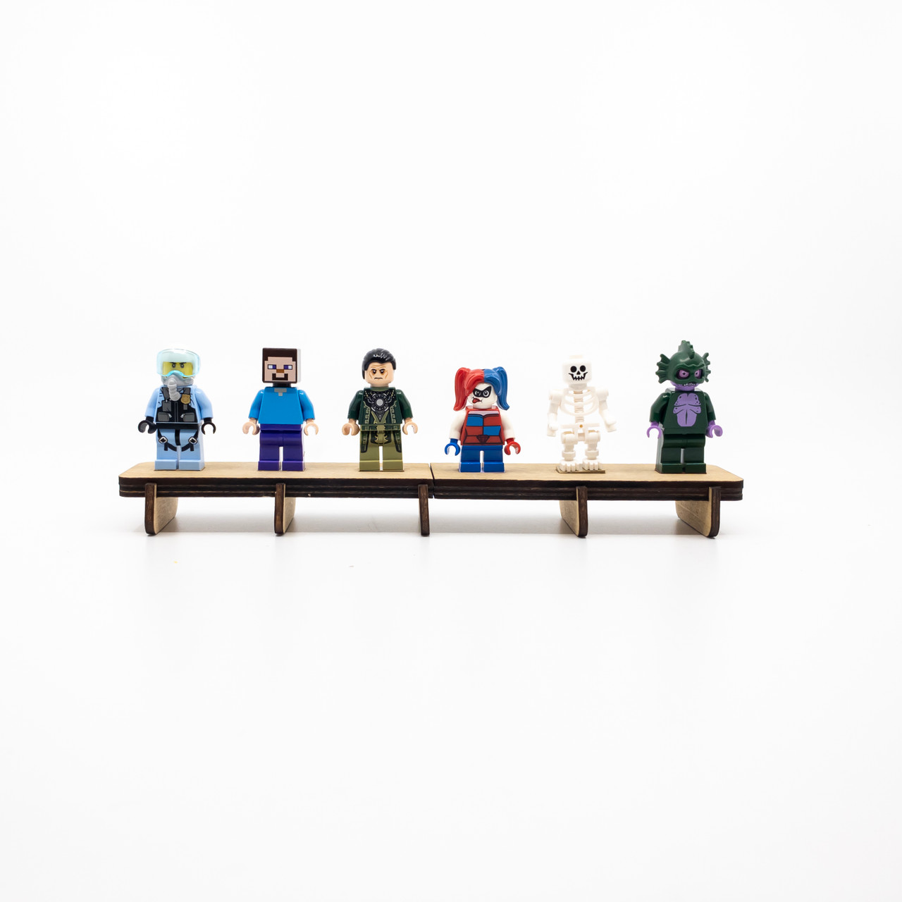 Minifig Stand Natural Oak for 6 Minifigures