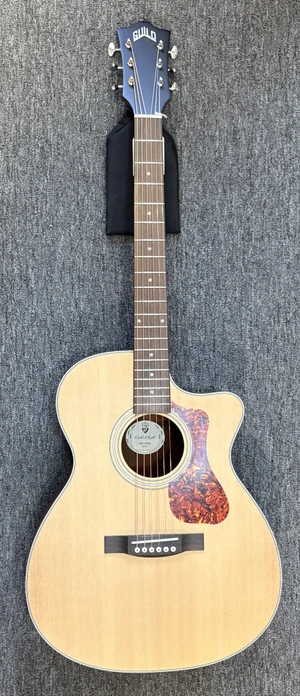 NEW Guild Guitar OM-240CE Natural