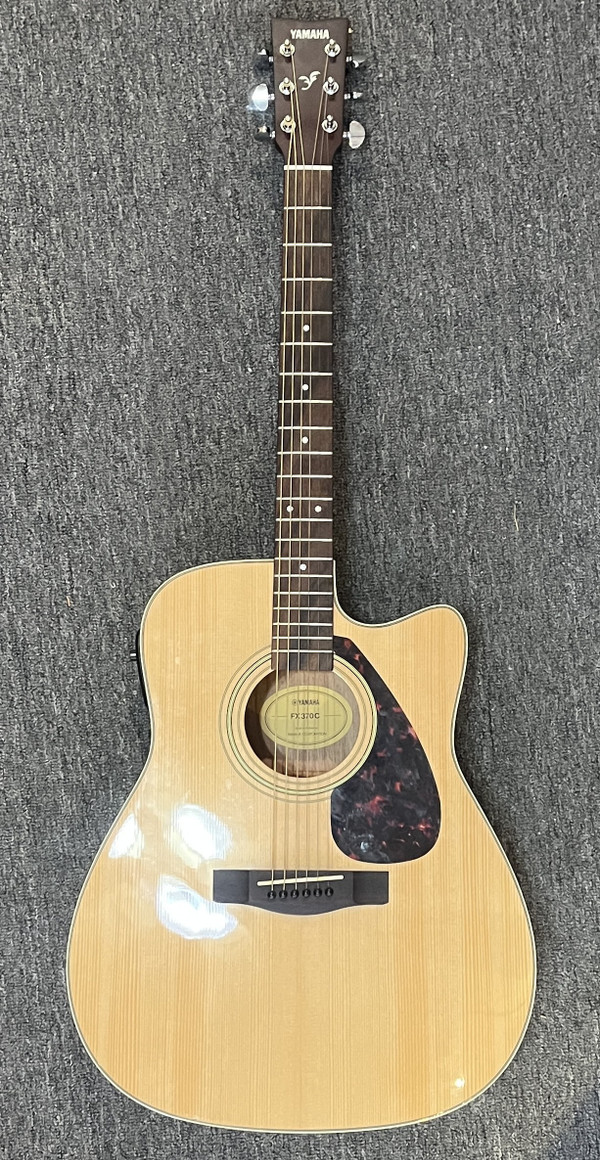 Yamaha FX370C A/E Guitar