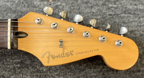 USED Fender Stratocaster 3-Color Sunburst