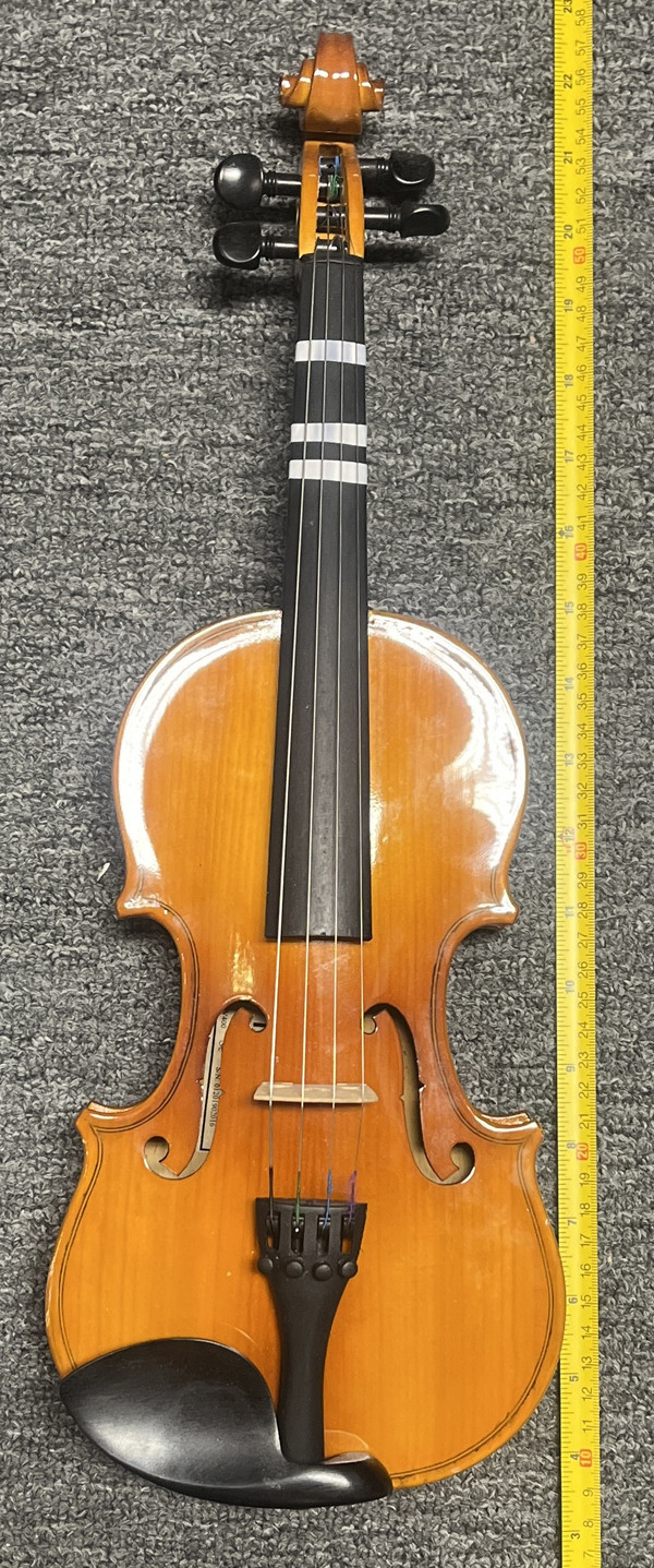 USED Mendini 1/4 Size Violin