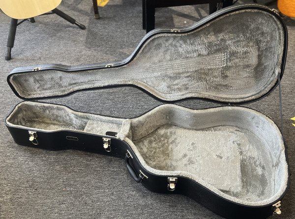 USED Fender Dreadnought Cutaway Electric-Acoustic Sunburst Guitar with hard case