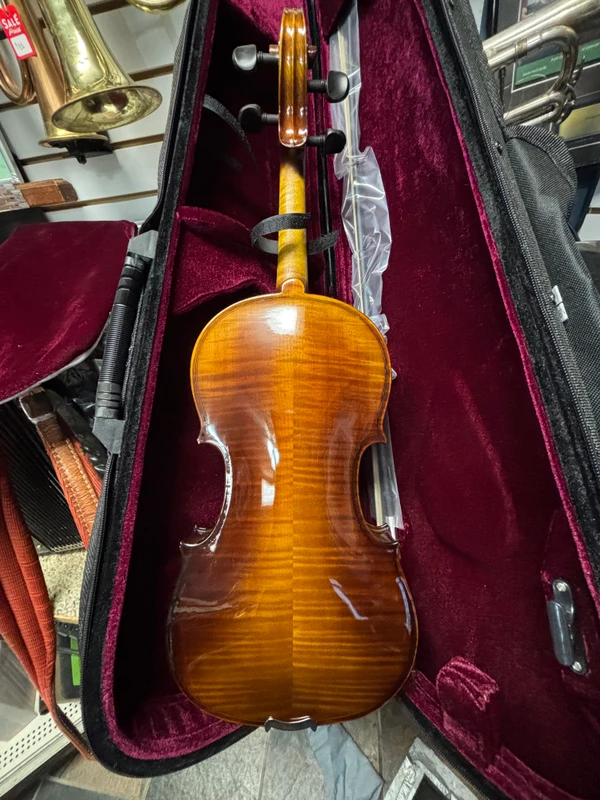 Krutz Series 200 Full Size Violin