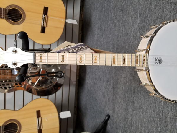 Deering Goodtime 17 fret tenor banjo