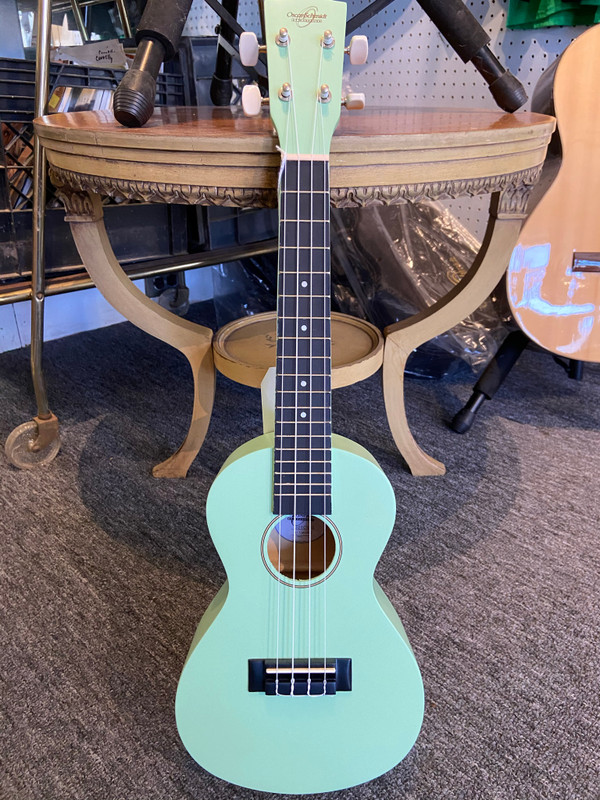 Oscar Schmidt Mint Green Concert Uke