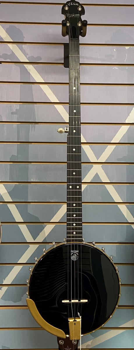 Mahogany, warm and woody, light weight longneck banjo, the Woodsongs Campfire Longneck is a collaboration between Michael Jonathan of Woodsongs Old Time Radio Hour and the Deerings to create a banjo like the one Michael plays that is affordable for his broad audiences.