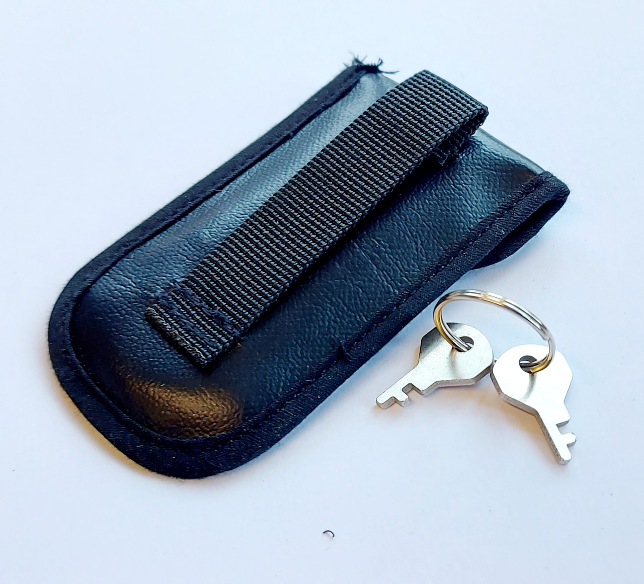 Thumbcuff Escape Magic Trick