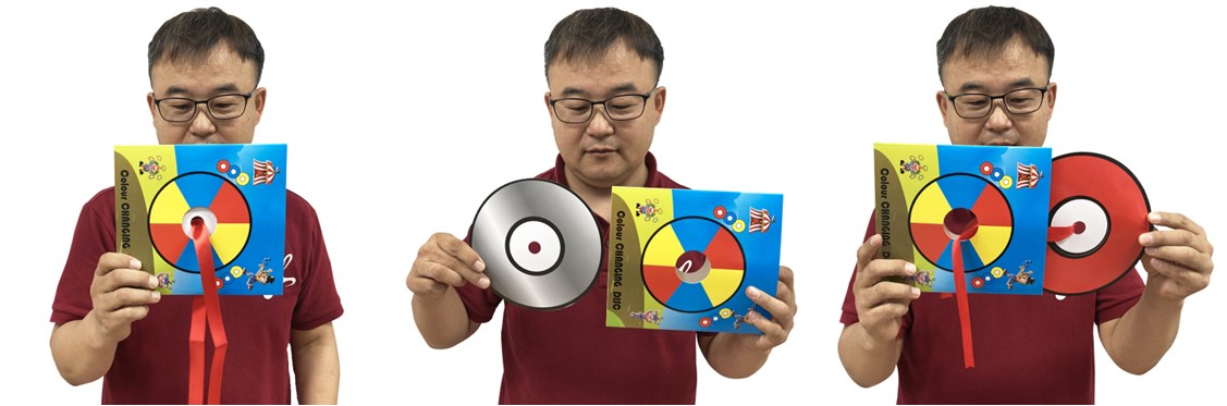 colour-changing-cd-stage-size-magic-trick-demo.jpg