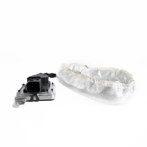 Technical view of the 4-pin flat electrical connector plug on the SENN-0023XF NOx sensor module