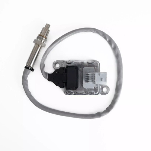 Detroit Diesel A0111534028 NOX sensor: Cross reference Detroit Diesel EA0111534028 Nox Sensor, Detroit Diesel RA0111534028, Nox sensor, Continental 5WK97338A and 5WK9 7338A Nox Sensor
