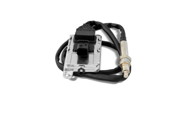 Cummins 2139930 NOx Sensor and, Paccar 2139930 NOx Sensor, also replaces Continental 5WK96752C Nox Sensor and 5WK9 6752C Nox Sensor