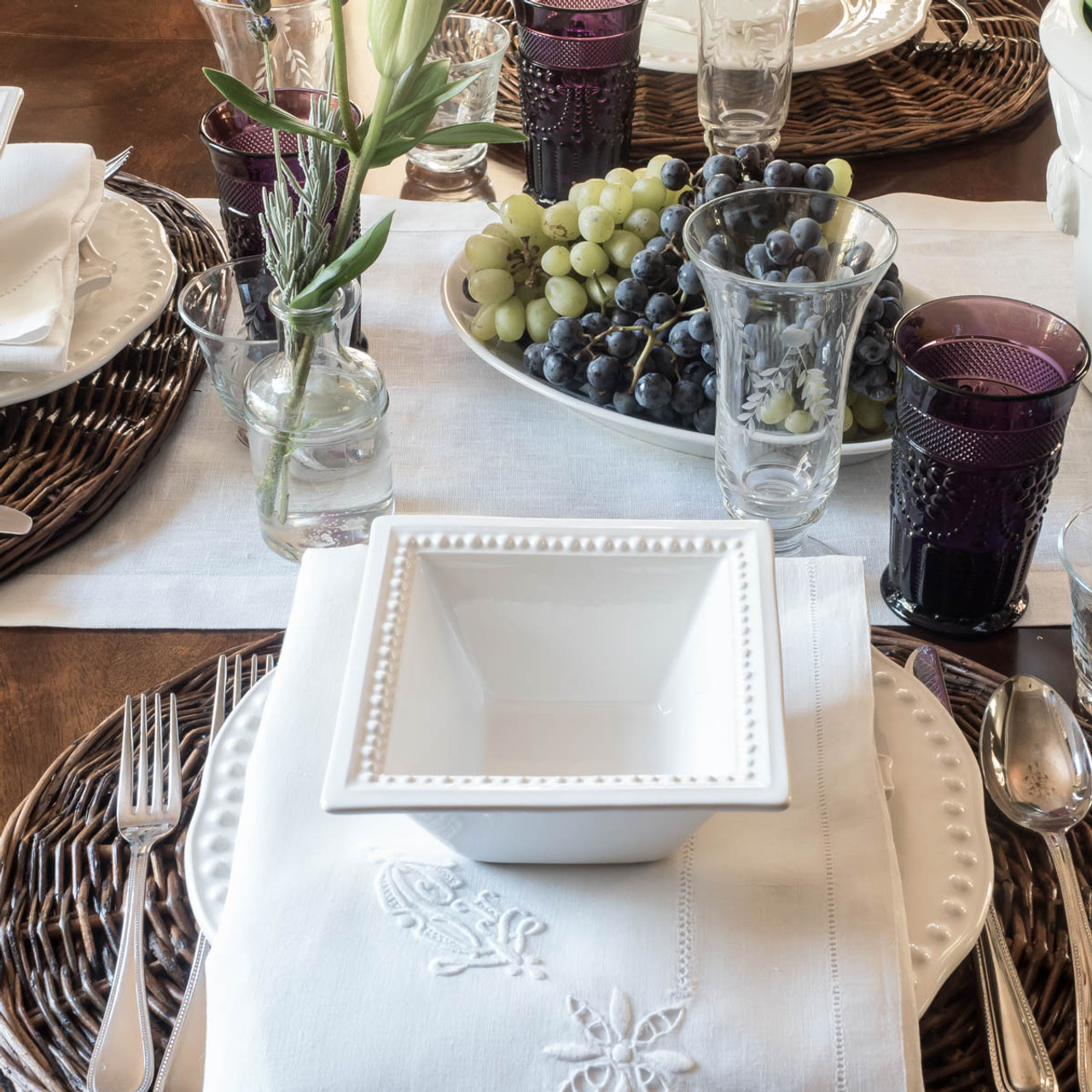 洋書 Monograms and Antique Linens Monograms and Antique Linens: A Collection of Beautiful