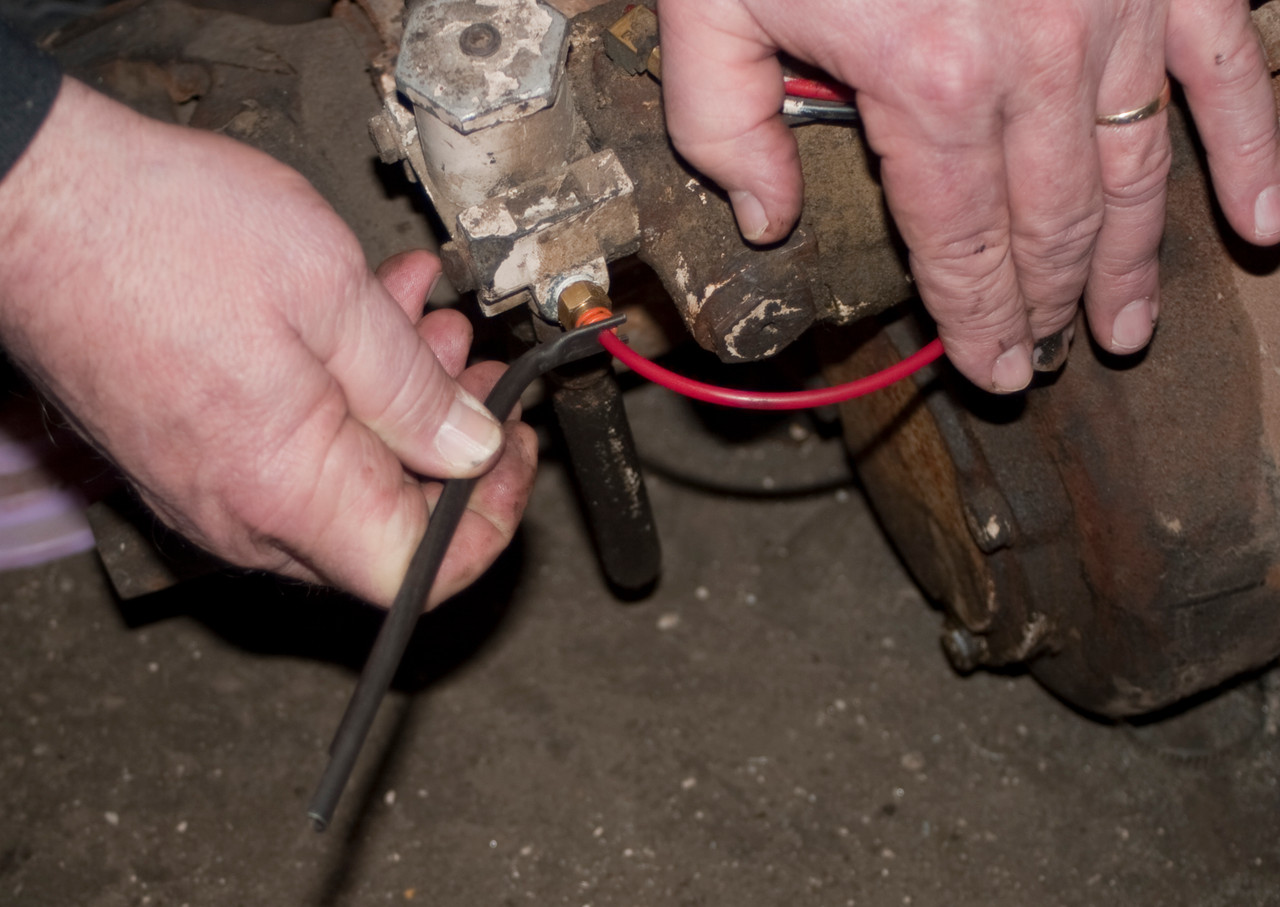 1/8 - 5/32" Air Line Disconnect Tool   42470