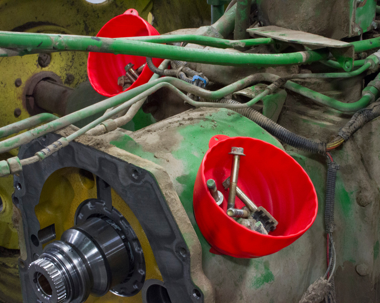 Multi-Position Magnetic Nut Cup   67300