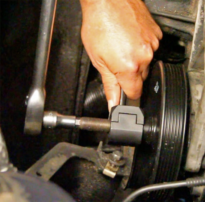 "No Slip" Pulley Installer/Puller   39000