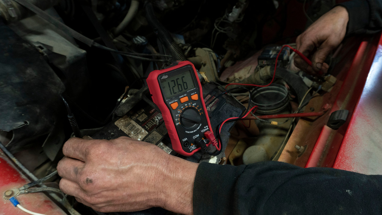 Digital Multimeter LCD CAT III   82600