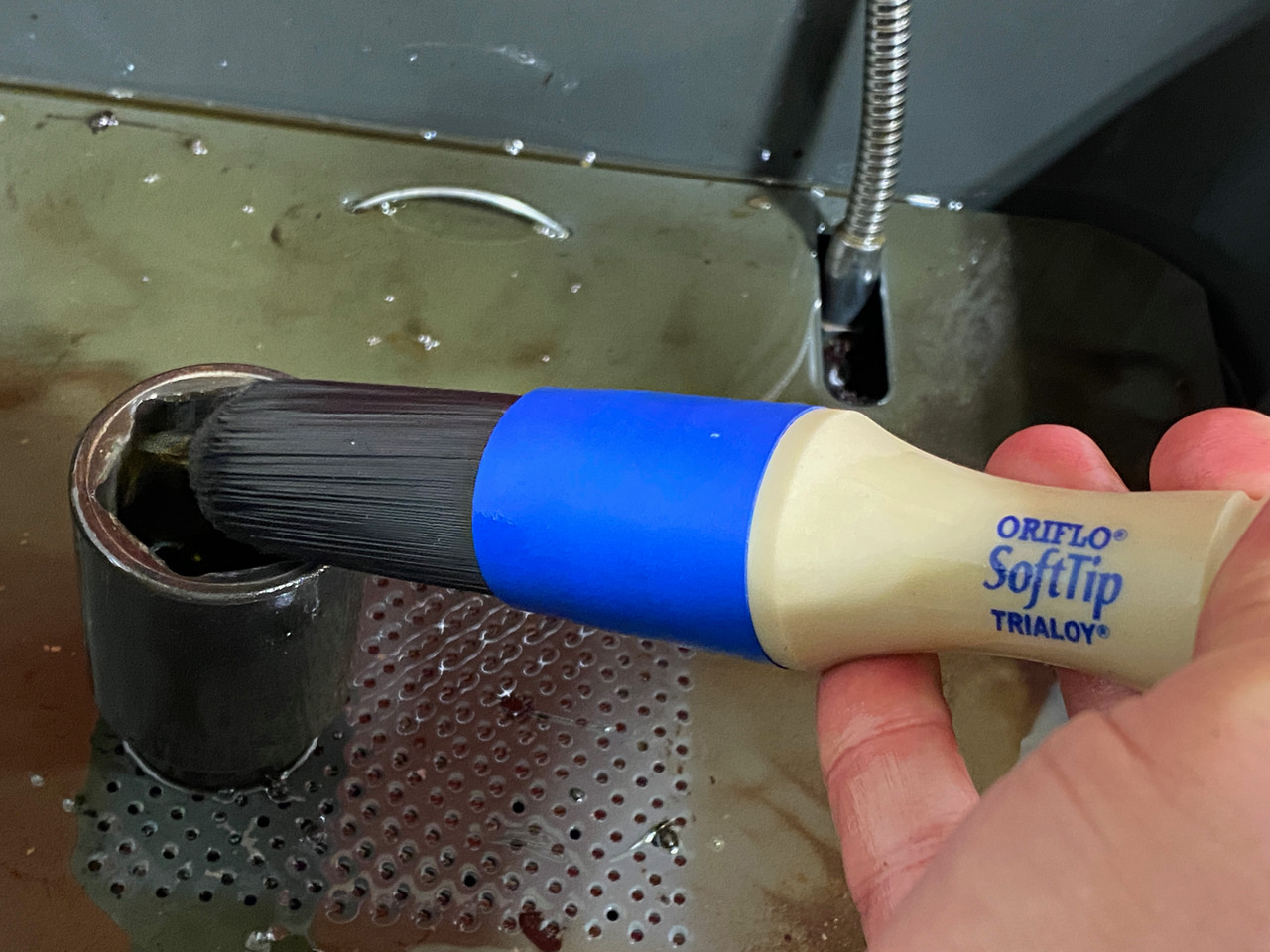 Oriflo® SoftTip Flow-Thru Brush   89540