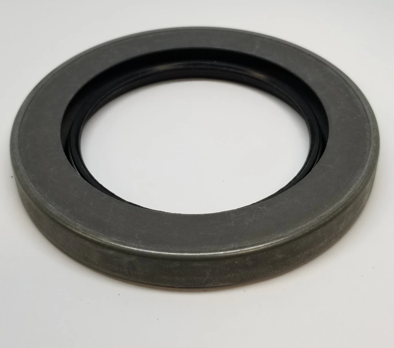 36mm (1.417") Metric Reinforced Metal Single Lip Nitrile Oil Seal  36X62X10 CRSH11 R