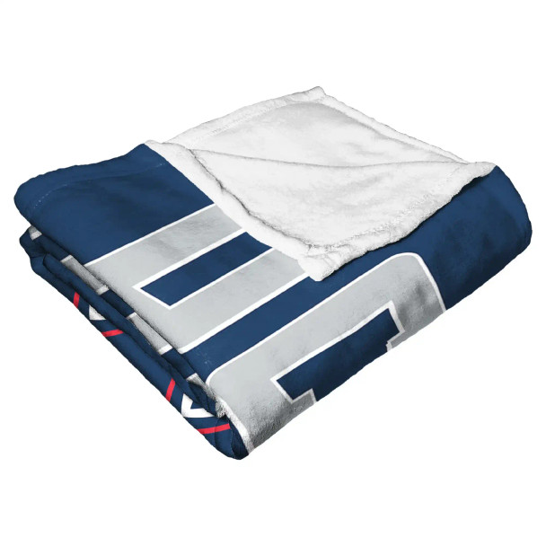 Connecticut Huskies 'Alumni' Silk Touch Throw Blanket Connecticut Huskies 'Alumni' Silk Touch Throw Blanket
