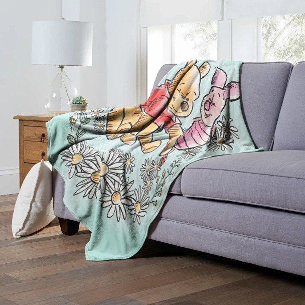 Disney Winnie The Pooh Daisies and Friends Silk Touch Throw Blanket