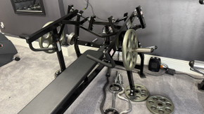 Hammer Strength Plate-Loaded Iso-Lateral Horizontal Bench Press