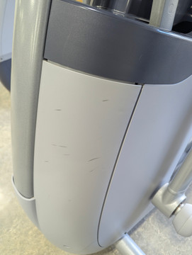 Precor AMT 100i. (PRE-OWNED)