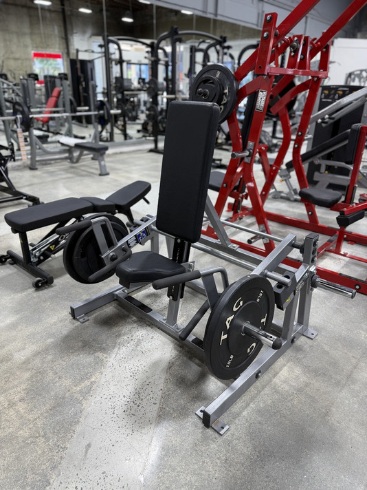 Hammer Strength Plate-Loaded Seated/Standing Shrug