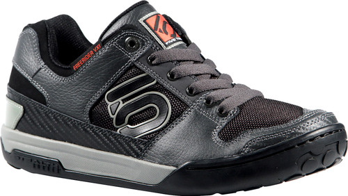 Grey/Charcoal|Gris/Charbon de bois|PRI