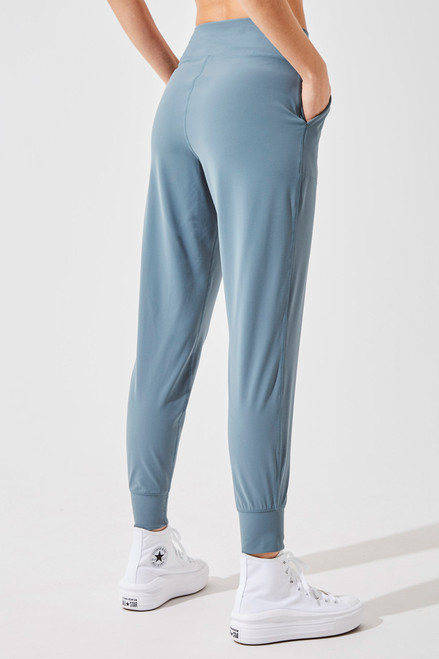 Stormy Blue|Bleu tempête