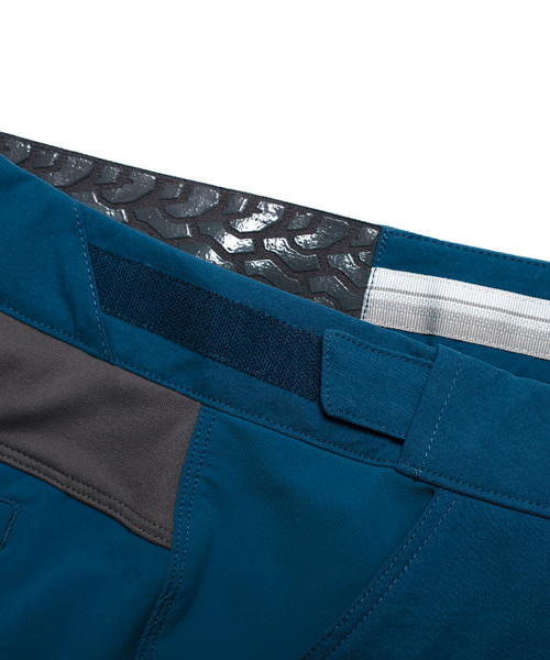 Alpine Blue|Bleu alpin