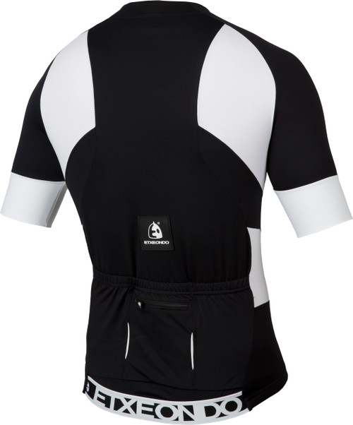 Black/White|Noir/Blanc