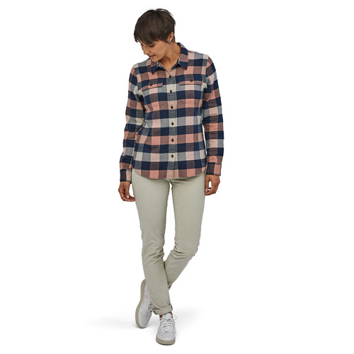 Upriver/Century Pink|Upriver/Rose siècle