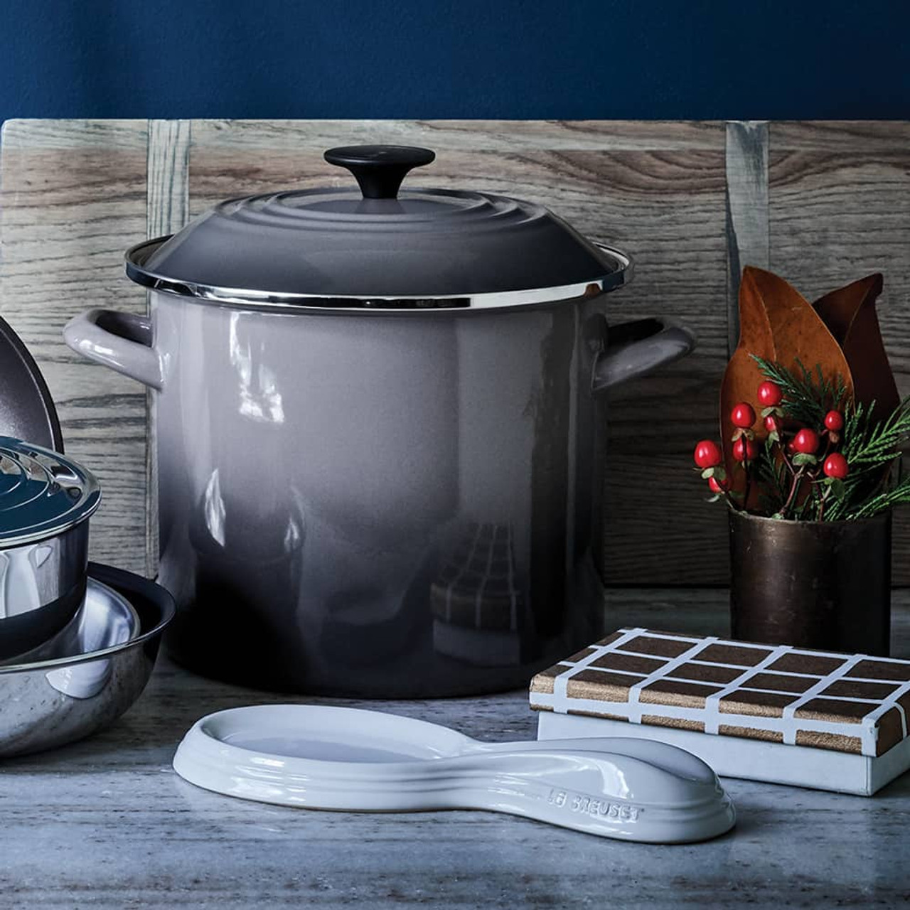 Le Creuset Stockpot in Oyster