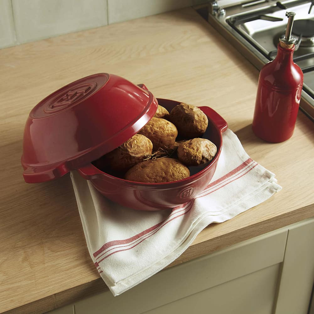 Нарезанная картошка в духовке. Картошка в форме из фольги для запекания в духовке. Картофель в форме для запекания. Формы для запекания картошки. Картошка в форме для запекания.