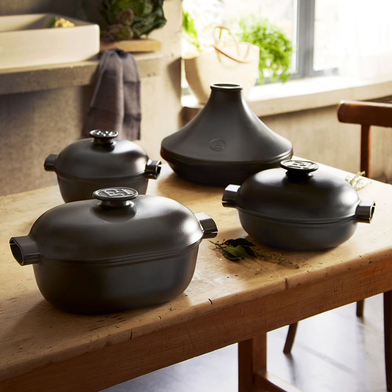 Small Casserole/Dutch Oven (2 L) - Delight - Emile Henry