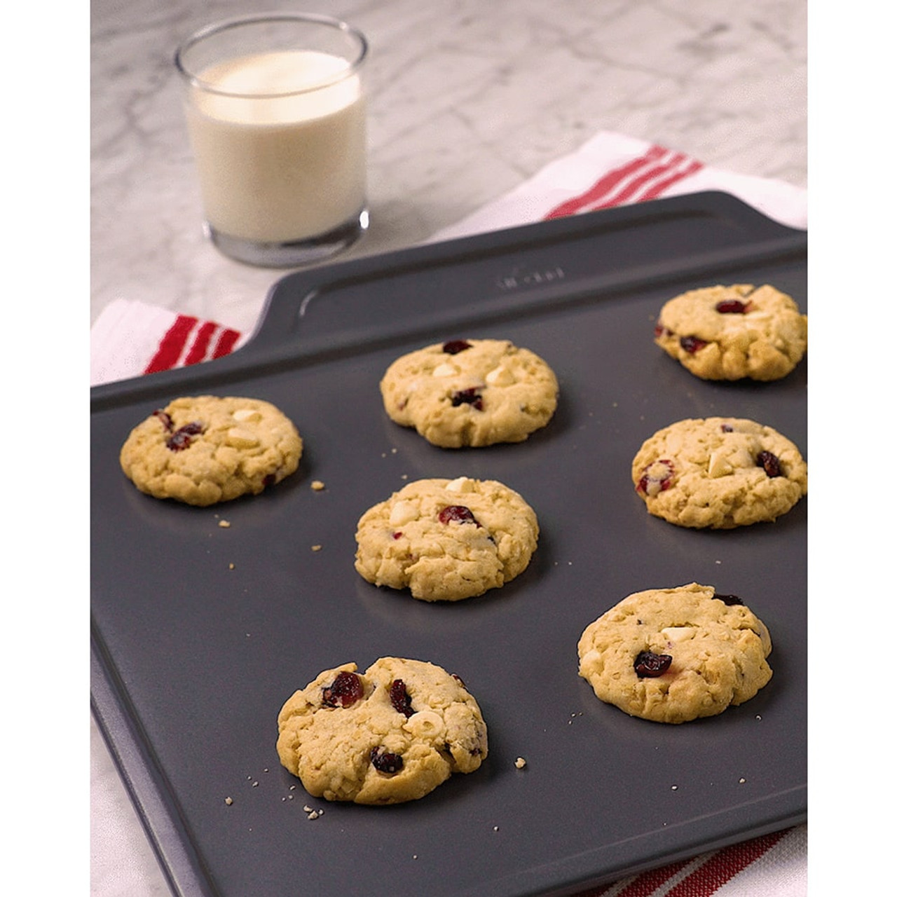 https://cdn11.bigcommerce.com/s-hccytny0od/images/stencil/1280x1280/products/3281/11744/all-clad-pro-release-cookie-sheet-2__29318.1589500652.jpg?c=2?imbypass=on