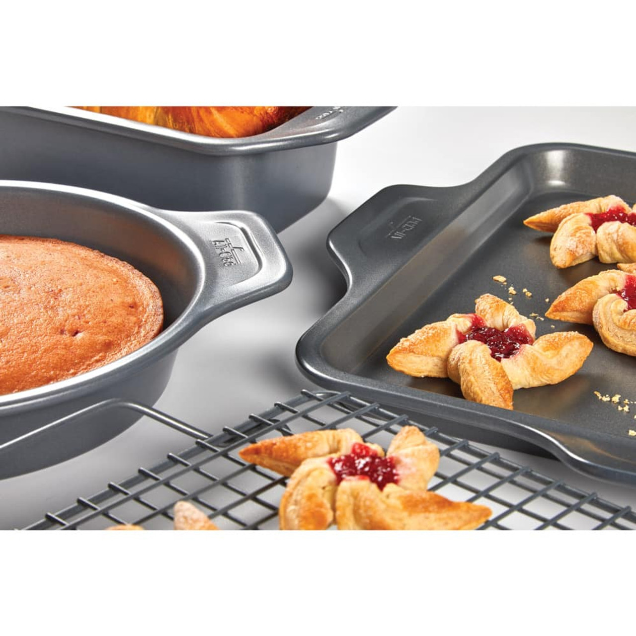 https://cdn11.bigcommerce.com/s-hccytny0od/images/stencil/1280x1280/products/3291/11781/all-clad-pro-release-10pc-bakeware-set-2__90817.1594229695.jpg?c=2?imbypass=on