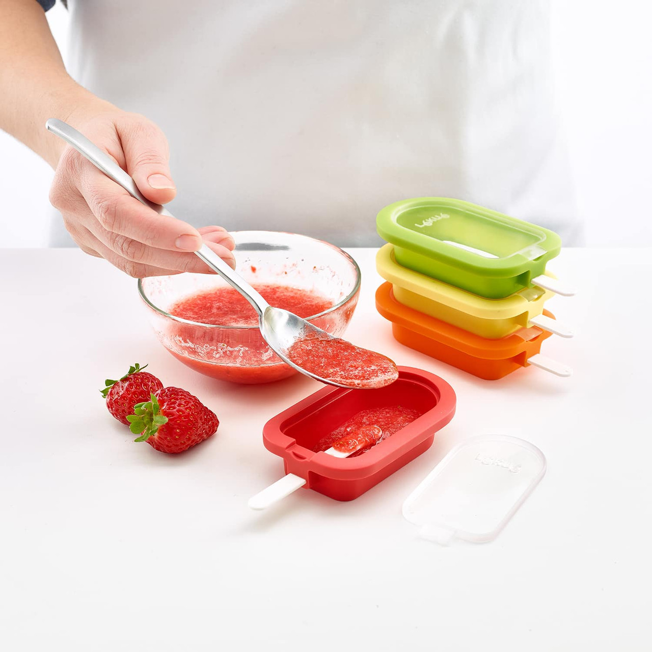 https://cdn11.bigcommerce.com/s-hccytny0od/images/stencil/1280x1280/products/3986/14581/lekue-large-stackable-popsicle-molds-7__13864.1617524826.jpg?c=2?imbypass=on