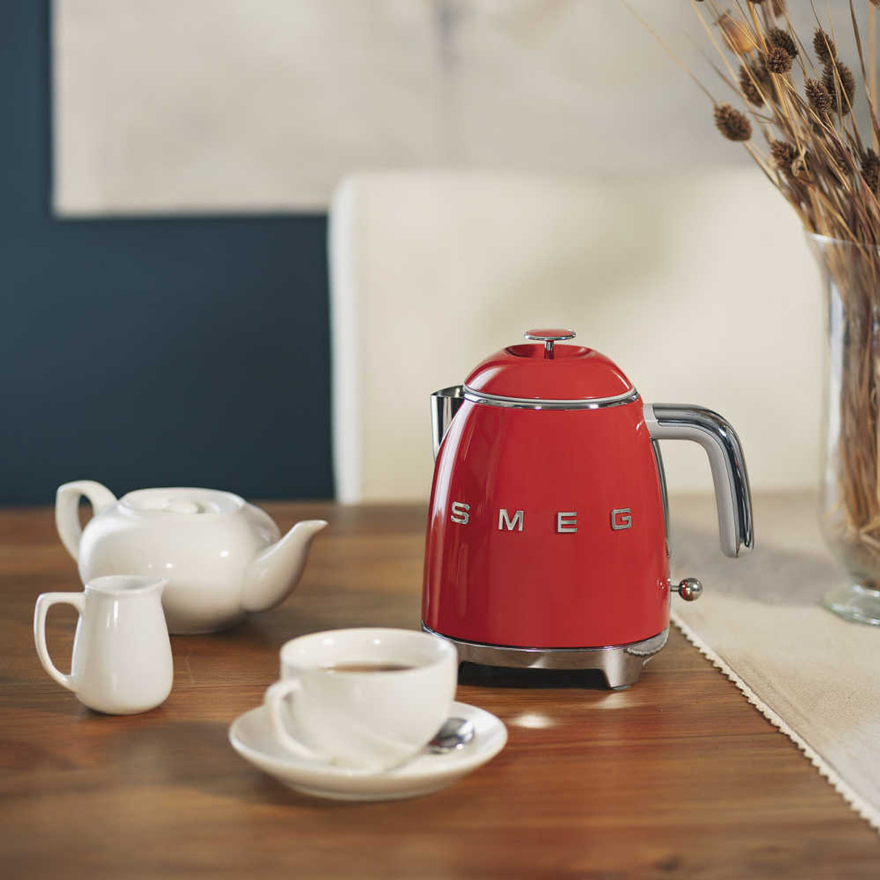 https://cdn11.bigcommerce.com/s-hccytny0od/images/stencil/1280x1280/products/4253/16113/smeg-mini-electric-kettle-red-3__11603.1630247841.jpg?c=2?imbypass=on